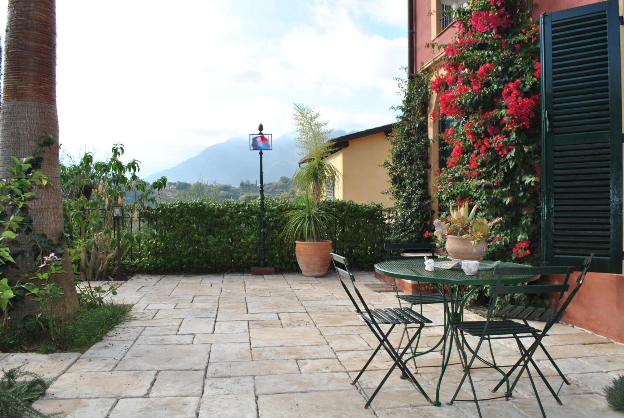 Bed and Breakfast Sous L'Olivier Menton Exterior foto