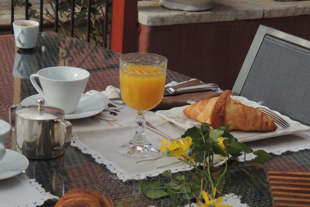 Bed and Breakfast Sous L'Olivier Menton Exterior foto